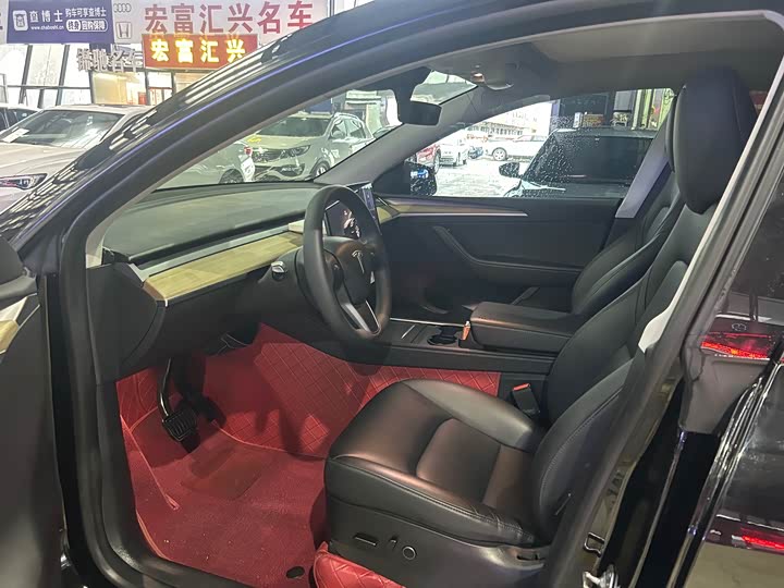 Фото 4 - Tesla Model Y