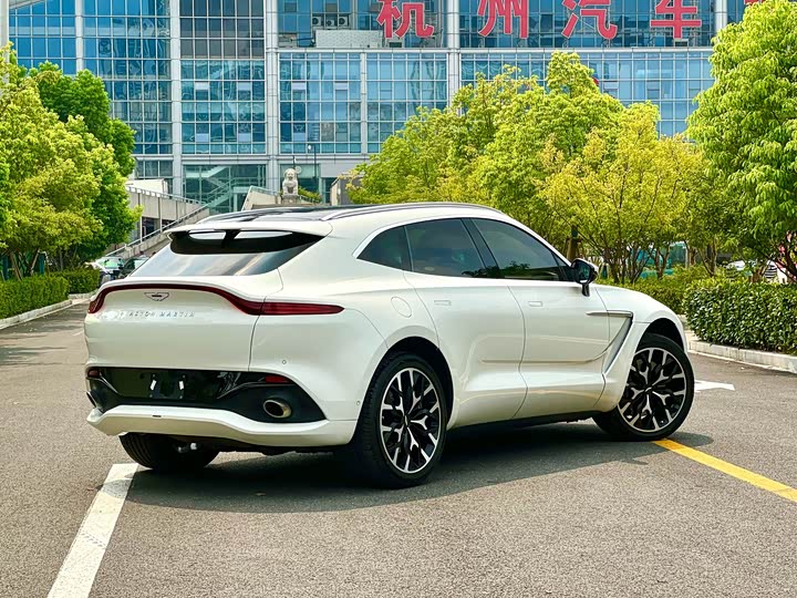 Фото 7 - Aston Martin DBX