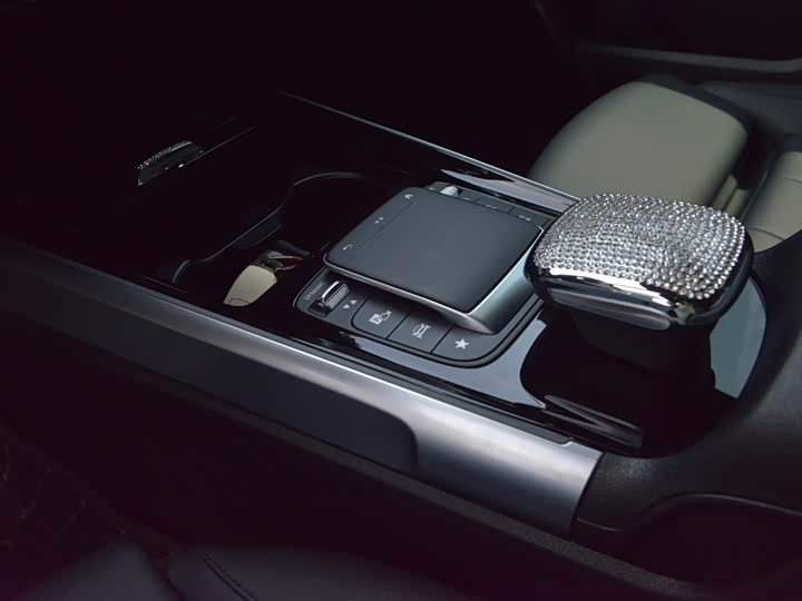 Фото 21 - Mercedes-Benz GLB-Class