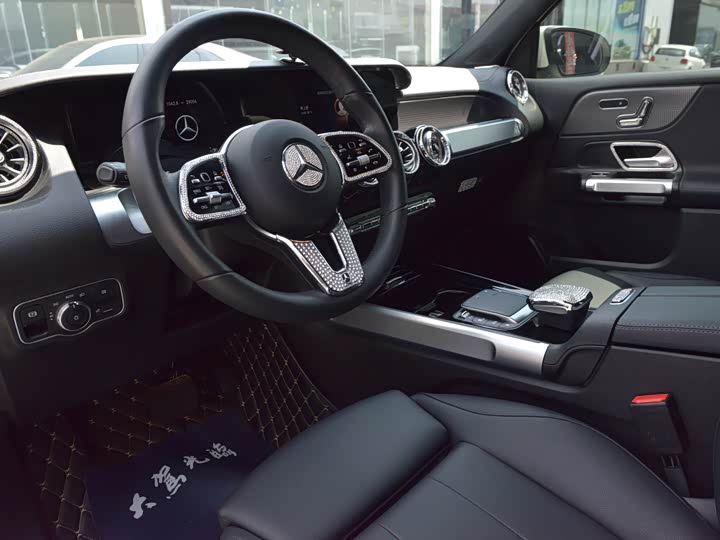 Фото 4 - Mercedes-Benz GLB-Class