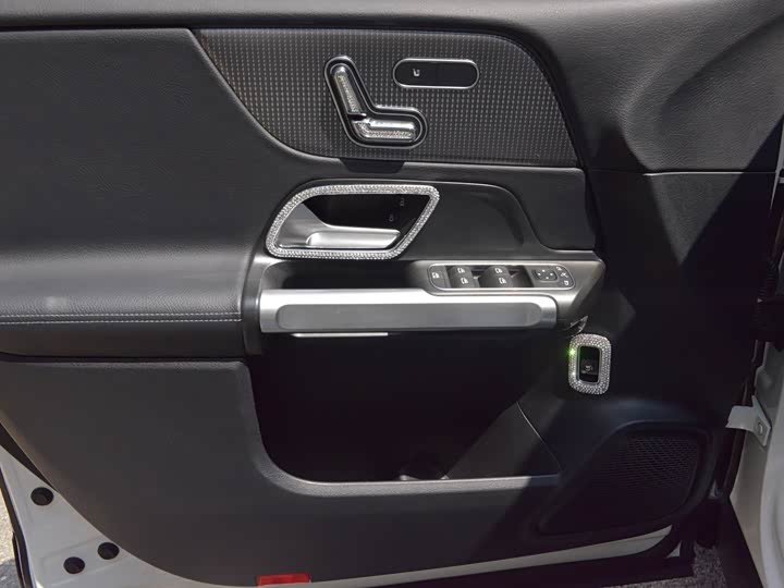 Фото 9 - Mercedes-Benz GLB-Class