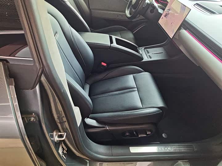 Фото 25 - Zeekr 007