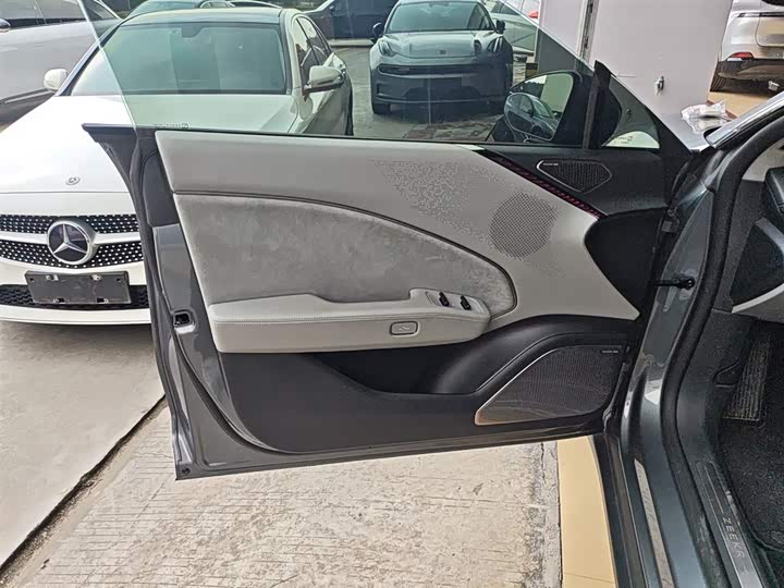 Фото 28 - Zeekr 007