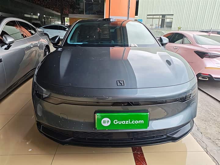 Фото 3 - Zeekr 007