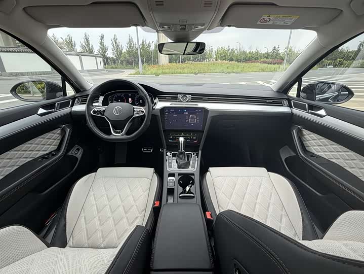 Фото 5 - Volkswagen Magotan