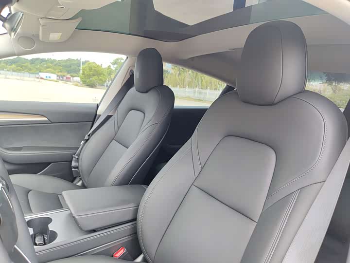 Фото 19 - Tesla Model 3