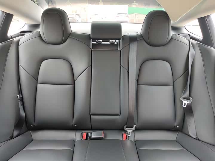 Фото 23 - Tesla Model 3