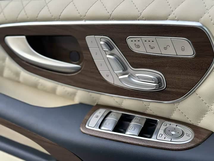 Фото 9 - Mercedes-Benz Vito