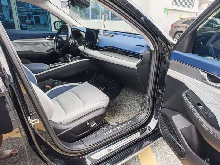 Photo 11 - Geely Preface