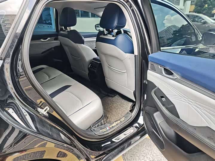 Photo 12 - Geely Preface