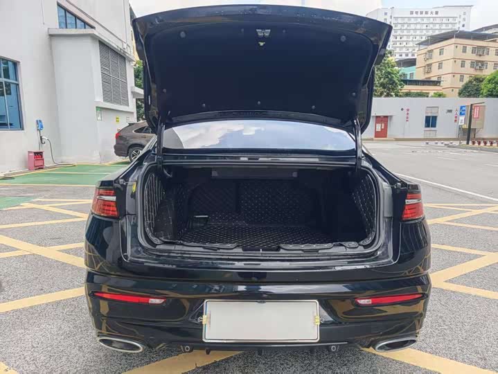 Photo 7 - Geely Preface