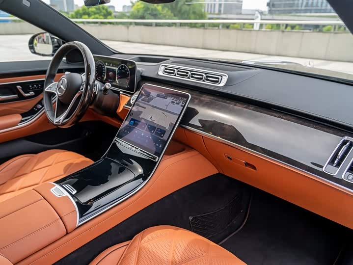 Фото 15 - Mercedes-Benz Maybach S-Class