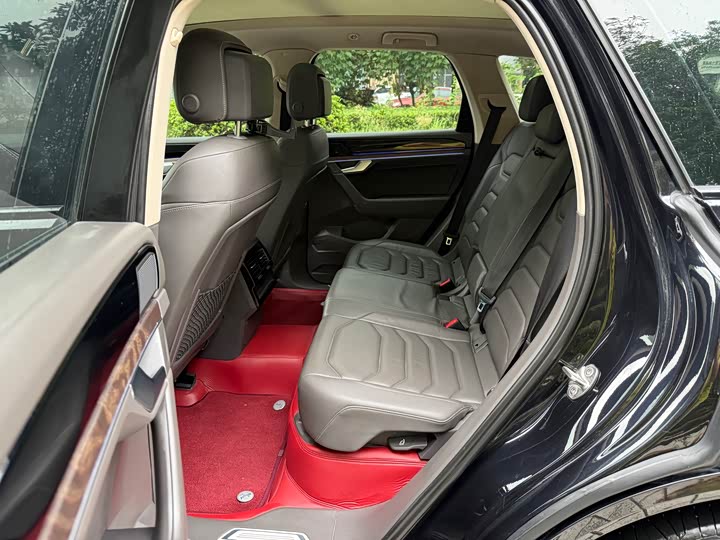 Фото 6 - Volkswagen Touareg