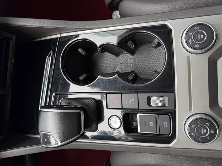 Фото 8 - Volkswagen Touareg