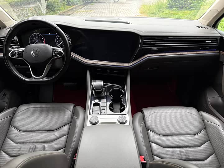 Фото 9 - Volkswagen Touareg