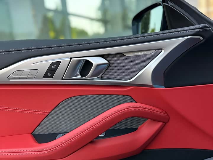 Фото 10 - BMW 8 Series