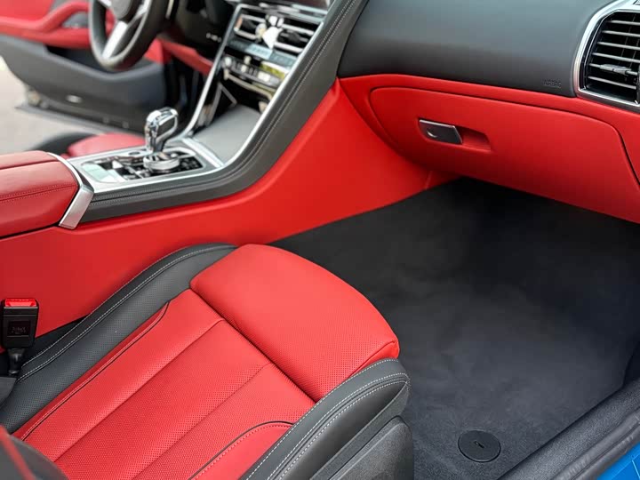 Фото 11 - BMW 8 Series