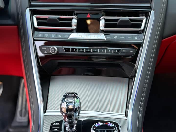 Фото 14 - BMW 8 Series