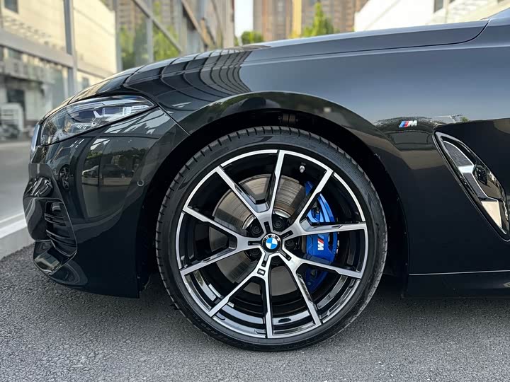 Фото 5 - BMW 8 Series