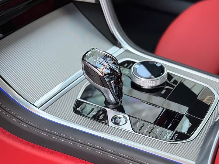 Фото 9 - BMW 8 Series