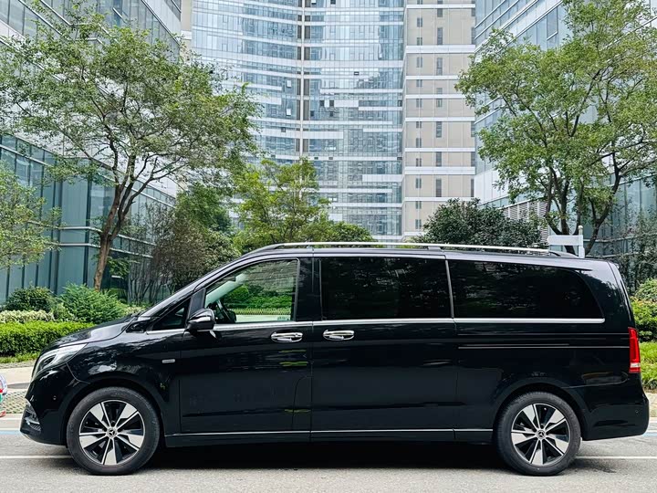 Фото 4 - Mercedes-Benz V-Class