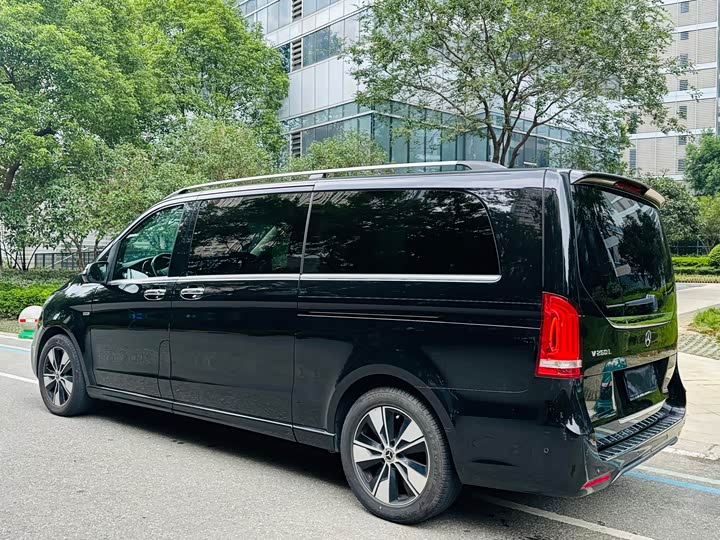 Фото 5 - Mercedes-Benz V-Class