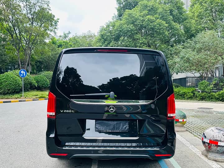 Фото 6 - Mercedes-Benz V-Class