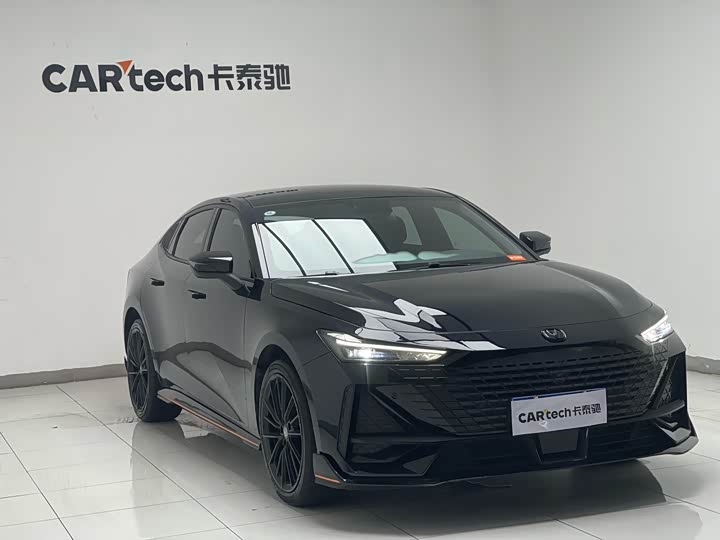 Фото 11 - Changan UNI-V