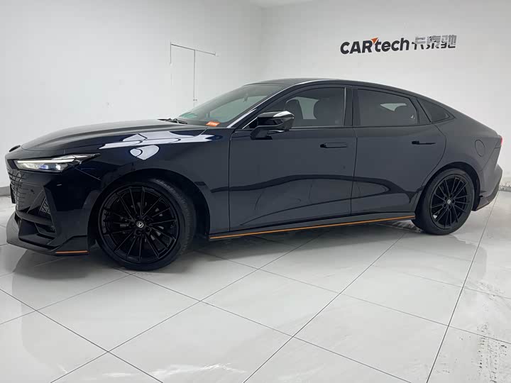 Фото 2 - Changan UNI-V