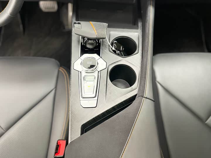 Фото 26 - Changan UNI-V