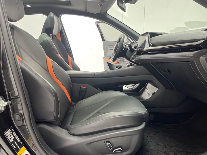 Фото 35 - Changan UNI-V