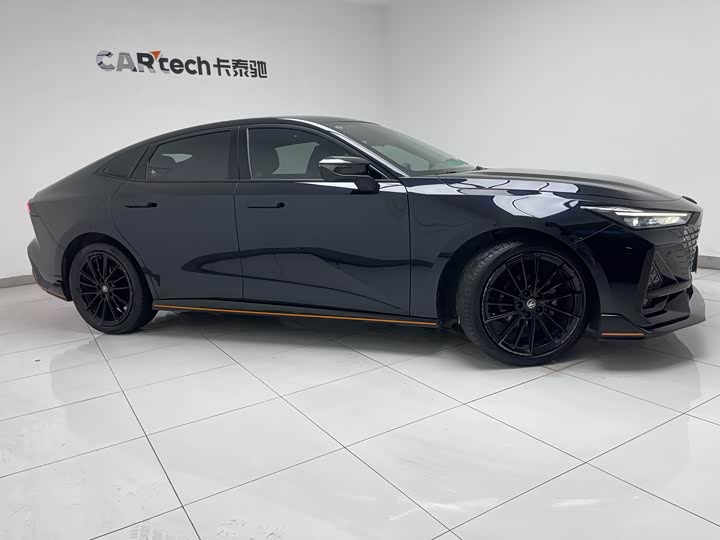 Фото 4 - Changan UNI-V