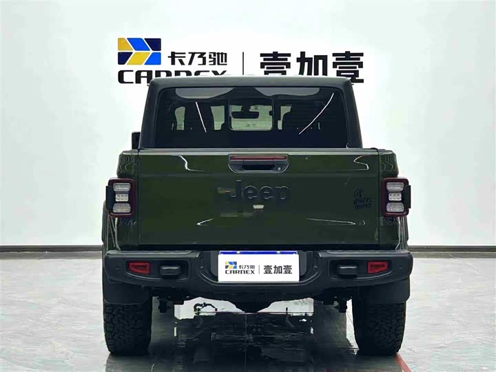 Фото 16 - Jeep Gladiator