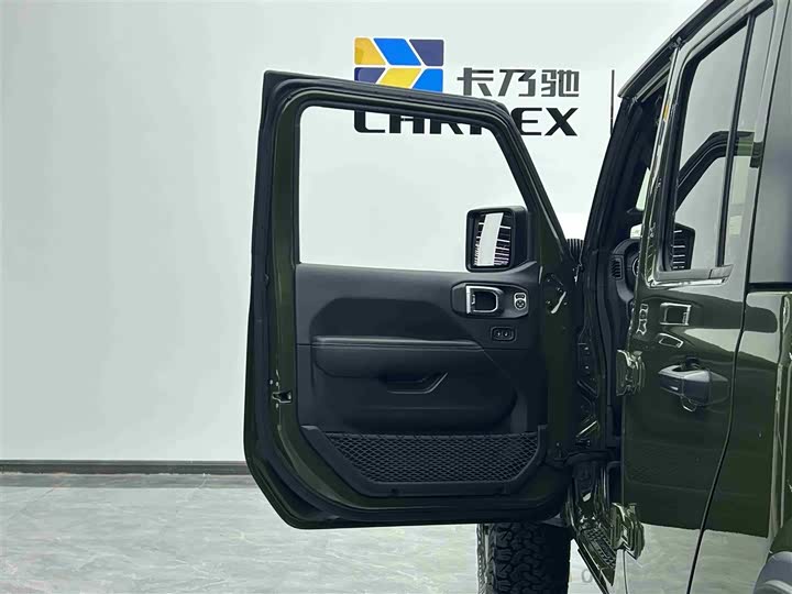 Фото 5 - Jeep Gladiator