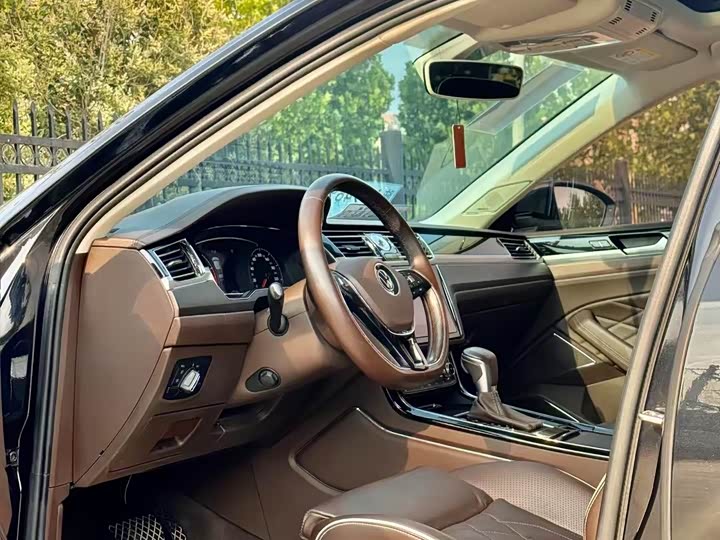 Фото 4 - Volkswagen Phideon