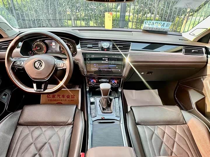 Фото 5 - Volkswagen Phideon