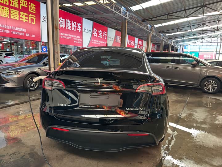 Фото 8 - Tesla Model Y