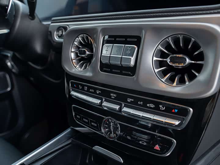 Фото 7 - Mercedes-Benz G-Class AMG