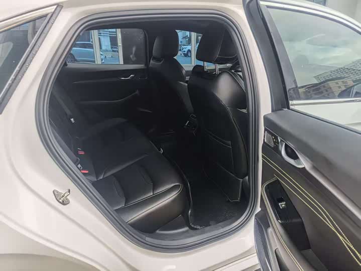 Фото 13 - Geely Preface