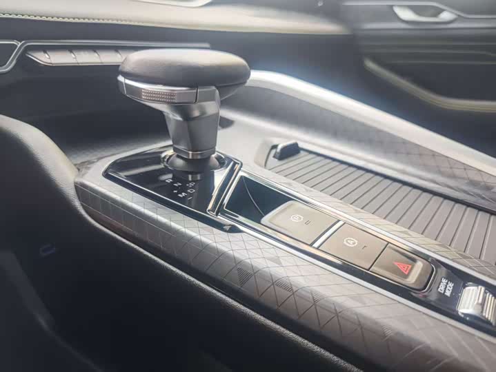 Фото 16 - Geely Preface