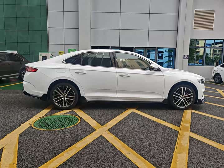 Фото 7 - Geely Preface