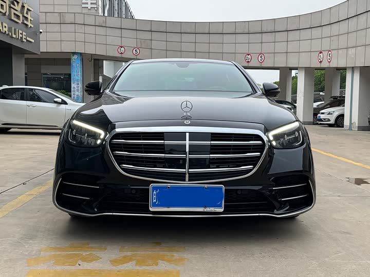 Фото 2 - Mercedes-Benz E-Class