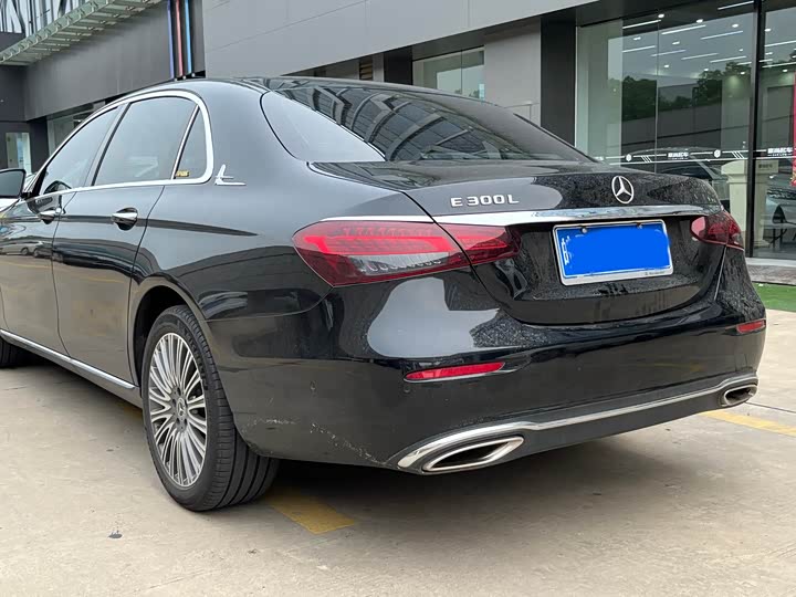 Фото 6 - Mercedes-Benz E-Class