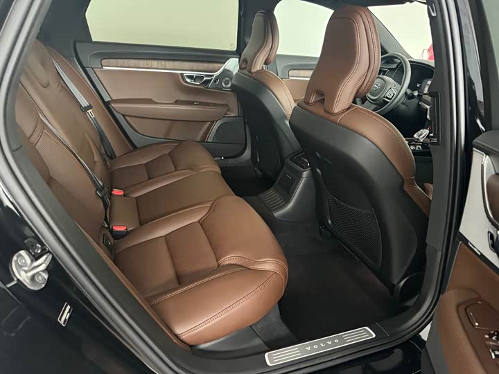 Фото 9 - Volvo S90 Hybrid