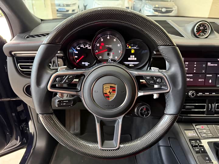 Фото 10 - Porsche Macan