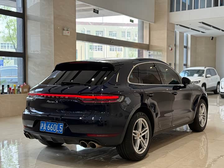 Фото 18 - Porsche Macan