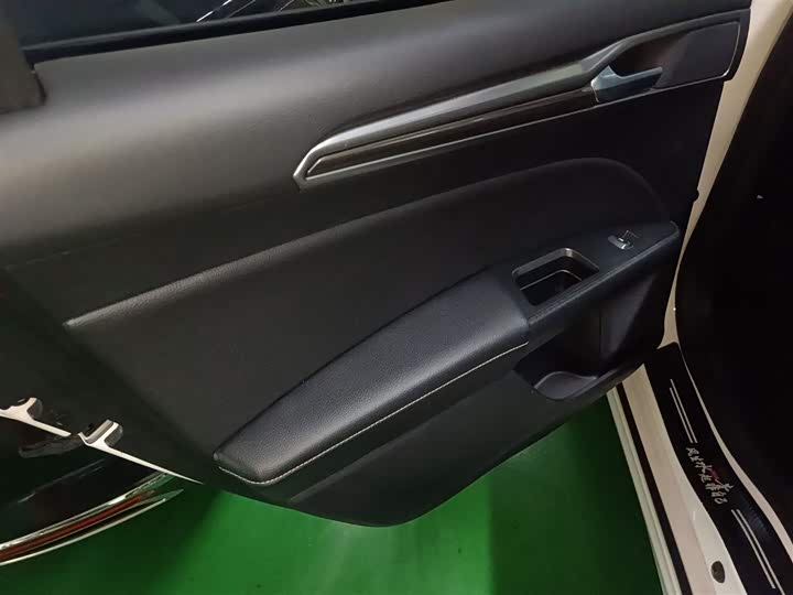 Фото 16 - Ford Mondeo