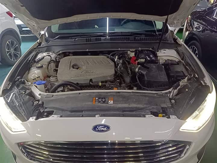 Фото 21 - Ford Mondeo