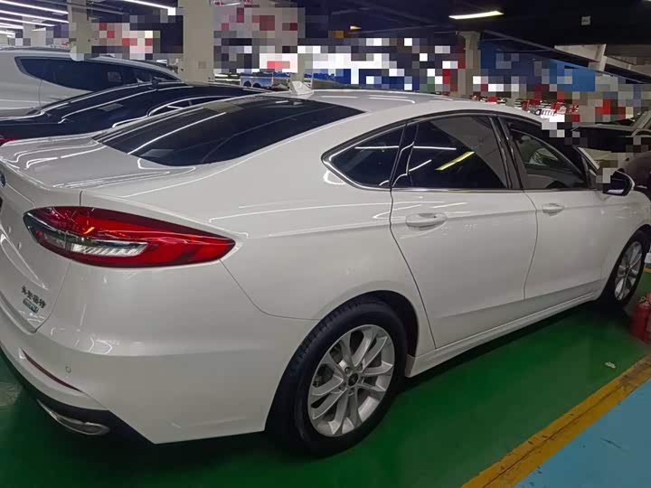 Фото 23 - Ford Mondeo