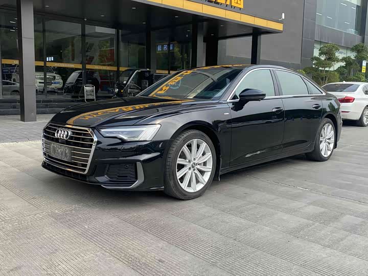 Фото 1 - Audi A6L